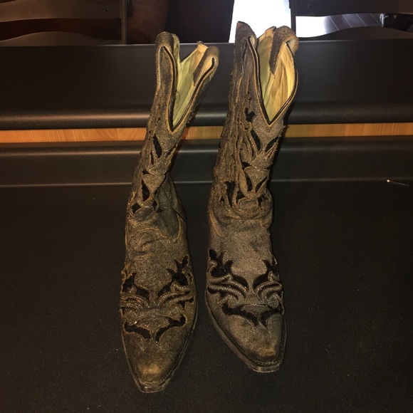 Corral Black boot with black sequin detail.