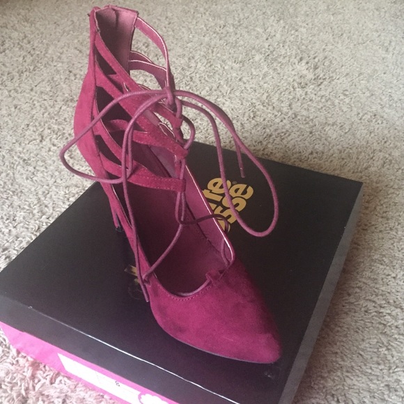 Lace up heel - Picture 2 of 3