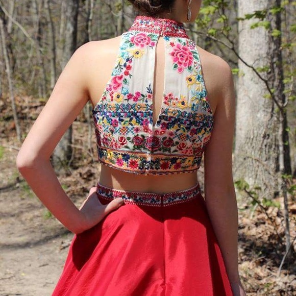 SHERRI HILL SIZE 4 BRAND NEW - Picture 3 of 4