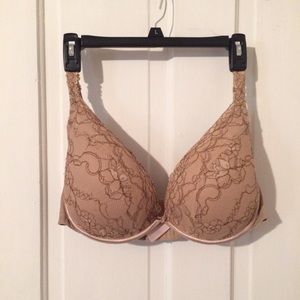 Cacique Scalloped Lace Plunge Bra, 40DDD
