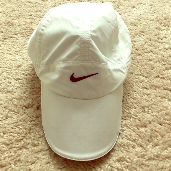 ⭕️Sold⭕️Nike Dryfit Featherlight Hat