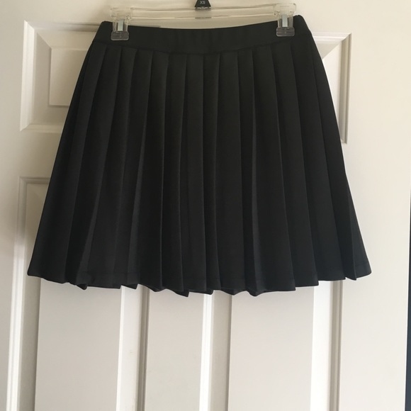 Pleated mini skirt