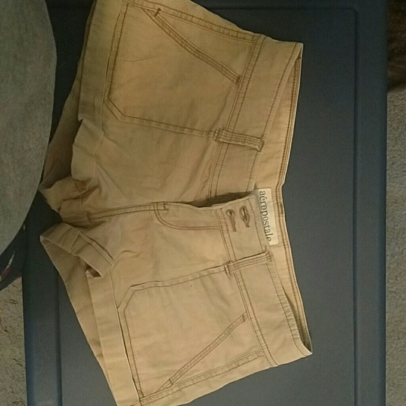 Khaki shorts - Picture 2 of 3