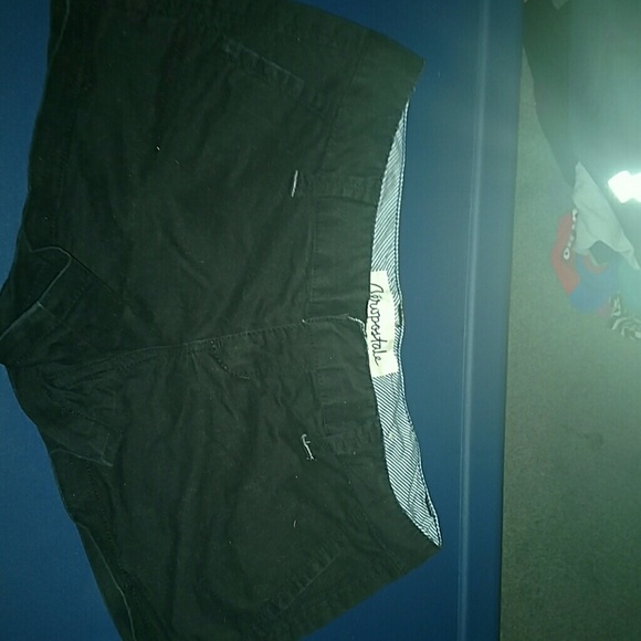 Black shorts - Picture 2 of 3