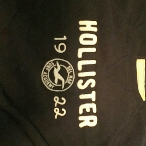 Super comfy blue hollister sweater - Picture 2 of 4