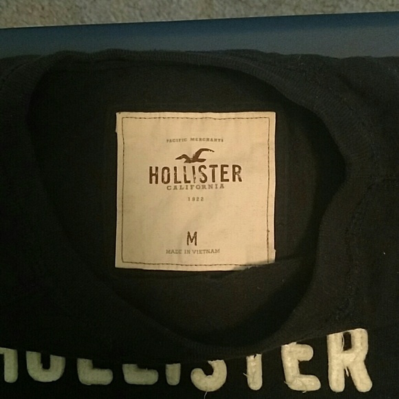 Super comfy blue hollister sweater - Picture 3 of 4
