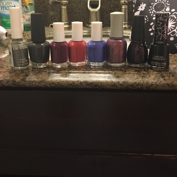 8 nail polishes!