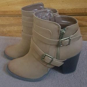 Comfortable ankle bootie