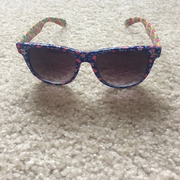 FLORAL SUNGLASSES