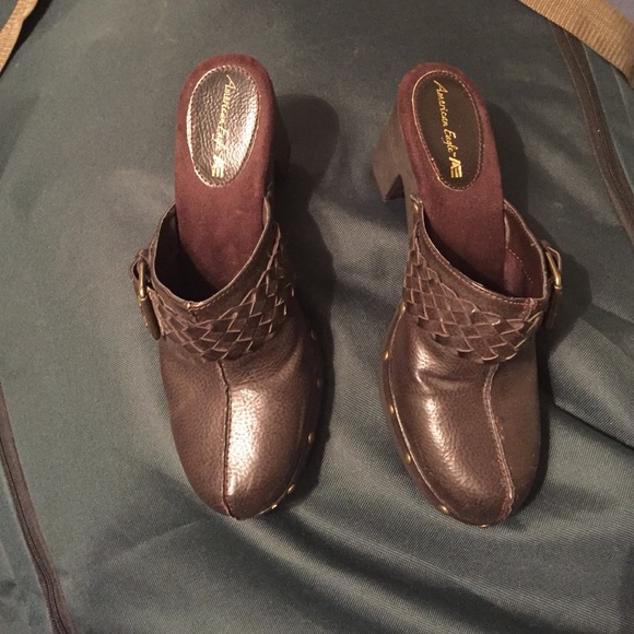 American Eagle clogs