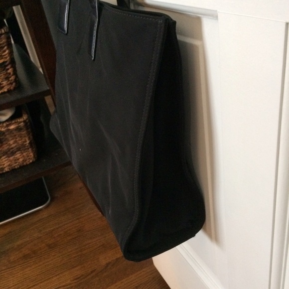 Tory Burch large black tote with gold logo - Picture 4 of 6