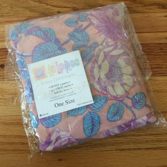 Lularoe one size leggings 💕roses💕