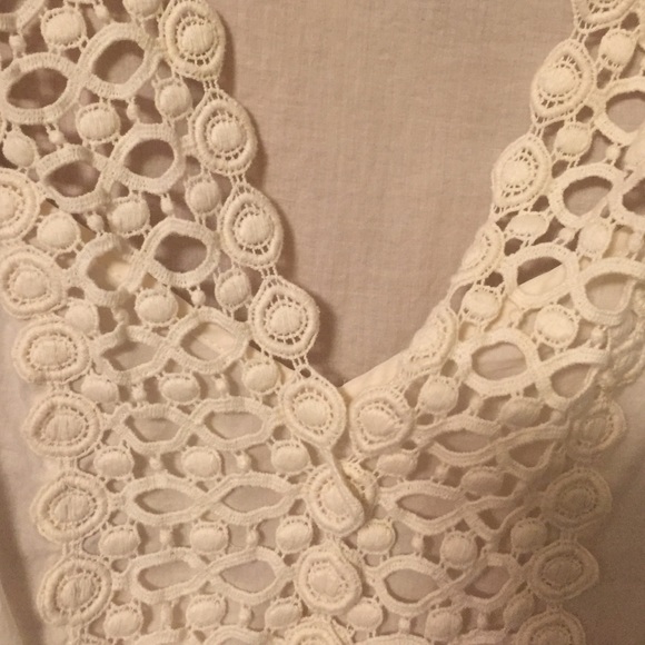 Elle very lightweight top sz M. - Picture 3 of 4