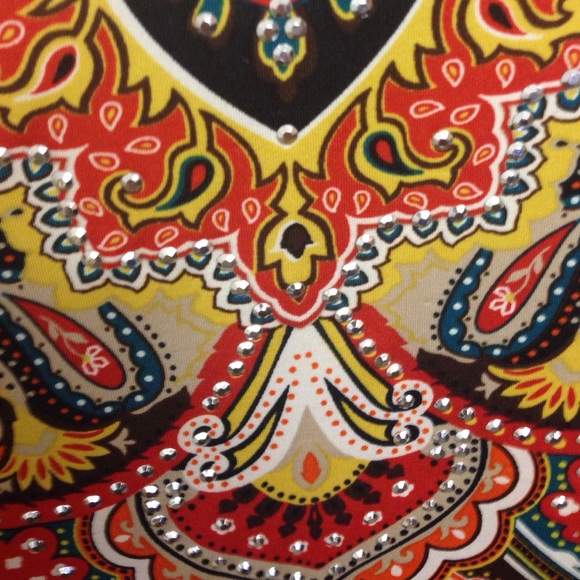 Beautiful Women's Dress - Picture 2 of 3