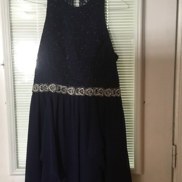 Semi Formal size 14/15 dress - Picture 2 of 4