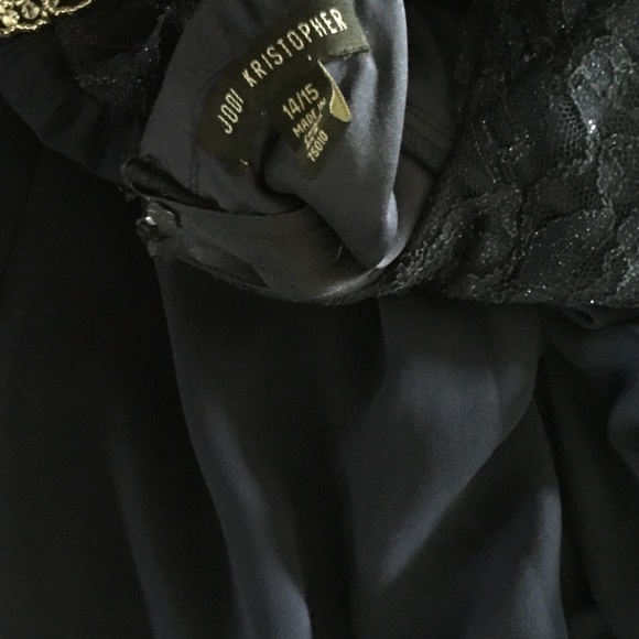 Semi Formal size 14/15 dress - Picture 4 of 4