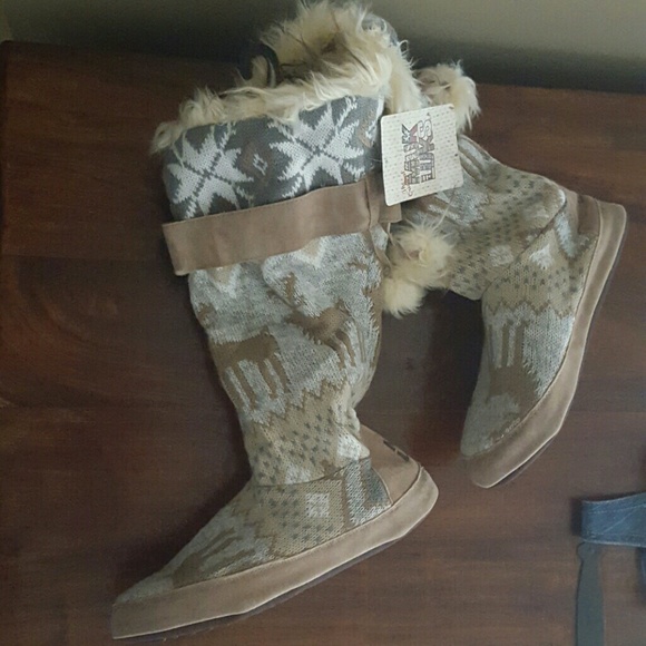 With tags! Muk luks boots