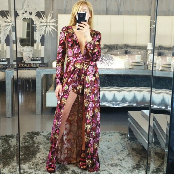 💕LAST ONE 💕VELVET floral print romper NWOT - Picture 2 of 4