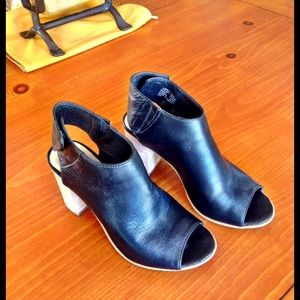 Steve Madden NONSTP peep toe block heel, size 6.5