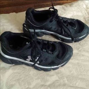 Under Armour Boys shoes