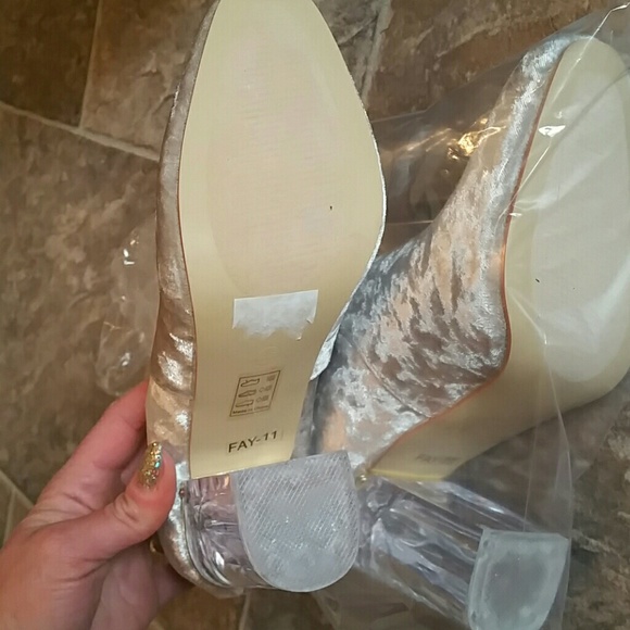 Crushed velvet bootie clear heel - Picture 2 of 8