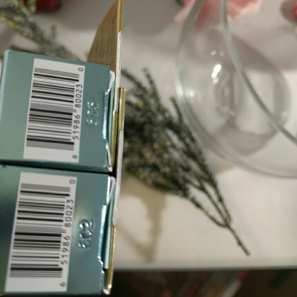 BTS Mascara AUTHENTIC NEW - Picture 2 of 2