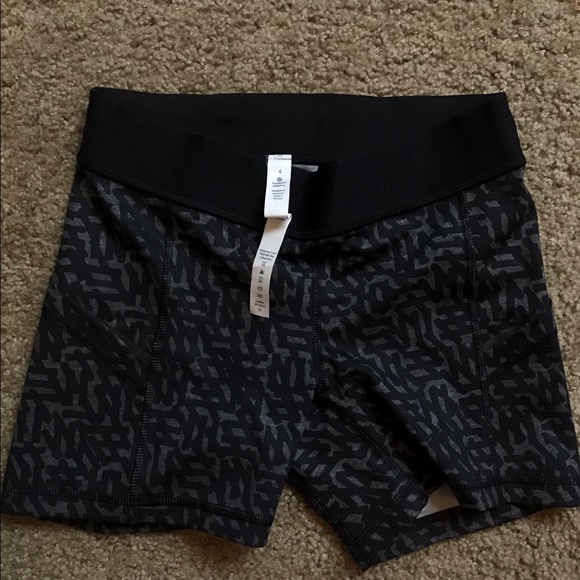 Lululemon What the Sport Short Luxtreme Size 4