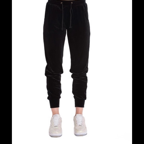 Leggsington Pants - Velvet pants😎