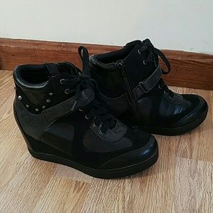 🌟Sale🌟 Edgy Studded Booties 😍