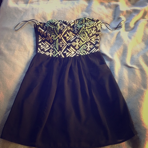 Patterned strapless dress size xsmall