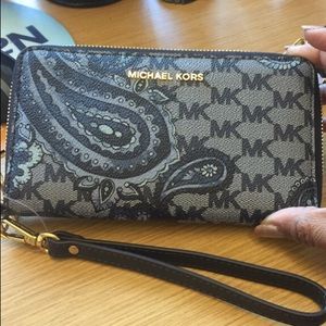MK wristlet