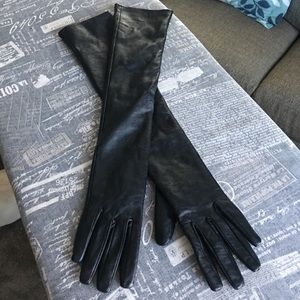Leather gloves
