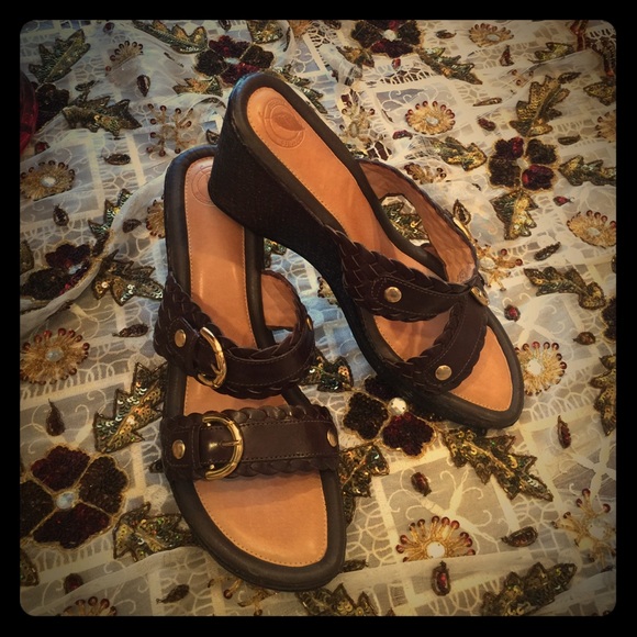Nurture Sandals with Wedges! Made in Brazil!
