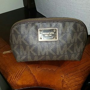 Michael kors cosmetic bag