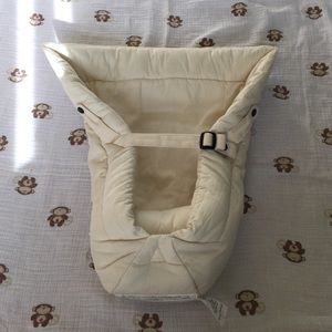 Ergobaby infant insert in natural