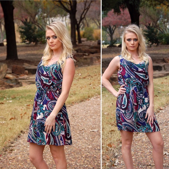 Burgundy paisley dress - Picture 2 of 3