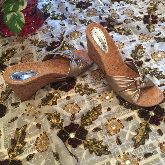 Gianni Bini Wedges!
