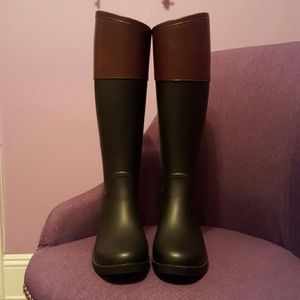 TORY BURCH Rain Boots, Size 7    (NWT)