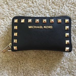 MK wallet , new just lost box