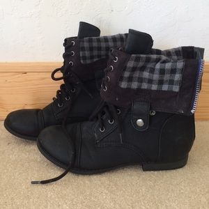 Aeropostale Lace-up Booties!