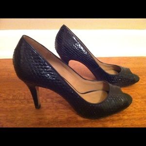 Talbots black, snake texture peep toe pumps