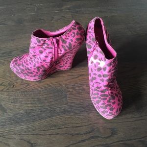 Privledge Leopard Pink Wedge Booties