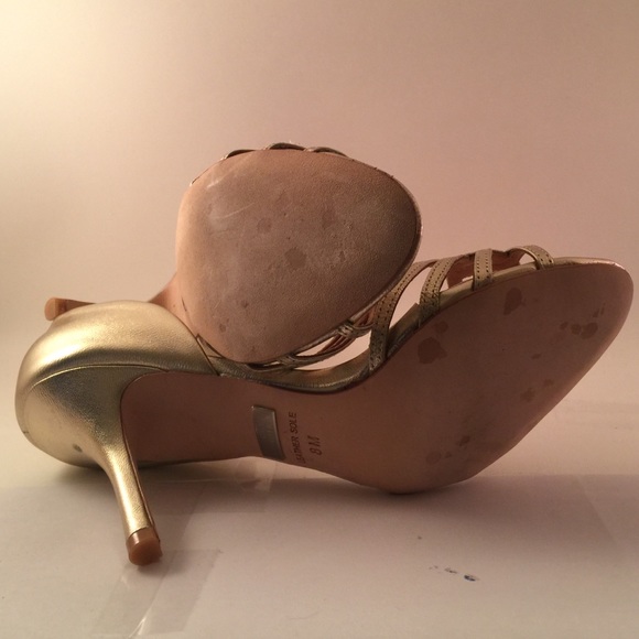 Gold party shoe!! - Picture 3 of 4