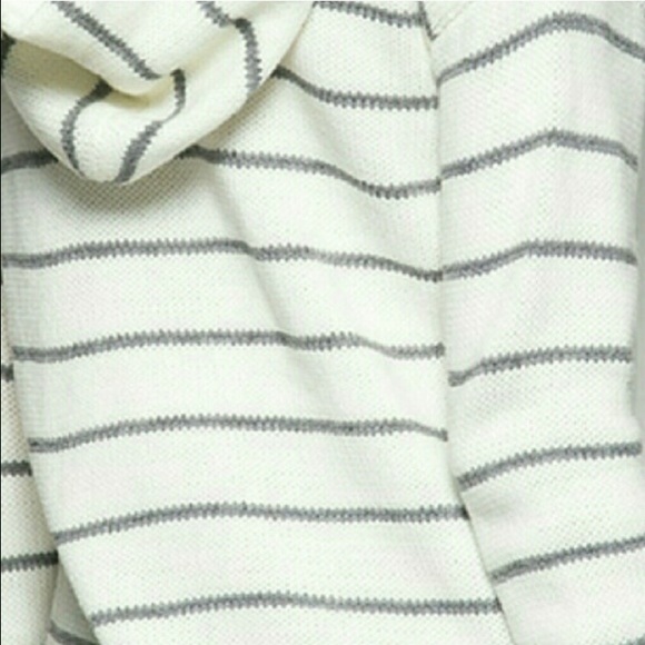 SALE Soft long sleeve hooded sweater - Picture 2 of 2