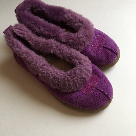 Authentic UGG Australia slipper shoes size 6 slip