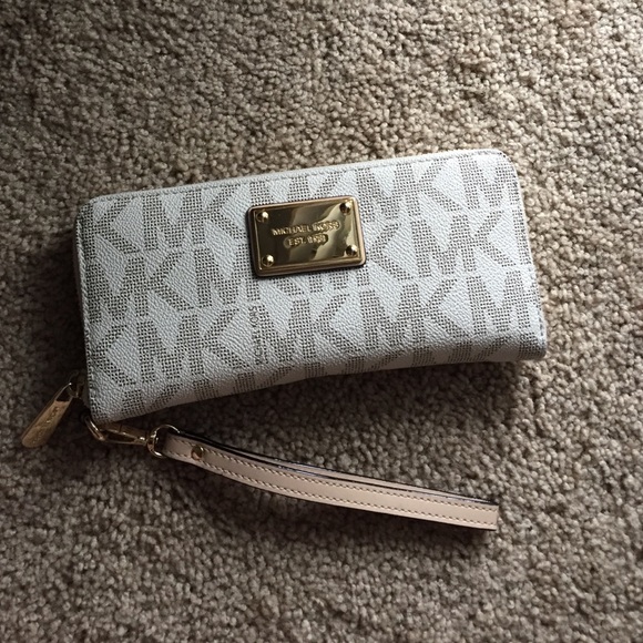 Michael Kors wallet