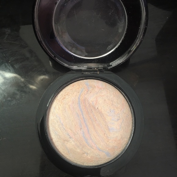 Mac LIGHTSCAPADE Mineralized Skinfinish