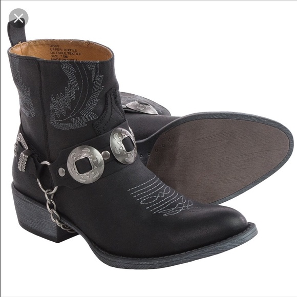 1 day sale ☝️ Matisse hoss short cowboy boot