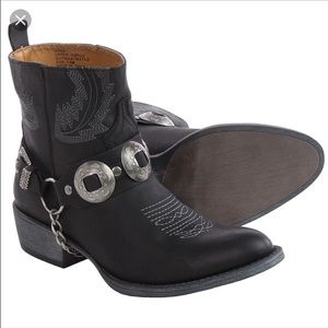 1 day sale ☝️ Matisse hoss short cowboy boot