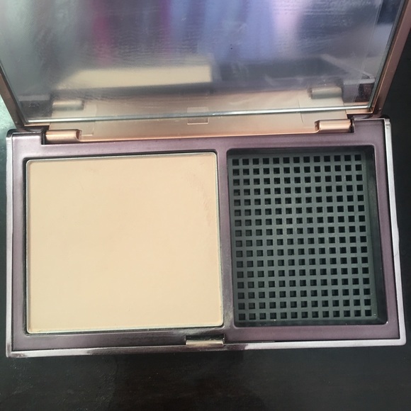 UD Naked Skin Ultra Definition Powder Foundation